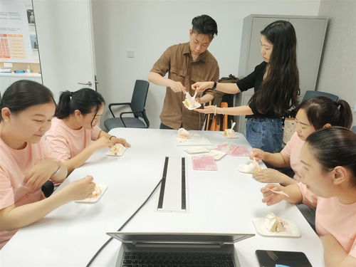 武漢一家員工制家政企業(yè)推出免費(fèi)育嬰師培訓(xùn)，以去中介化模式革新家政服務(wù)